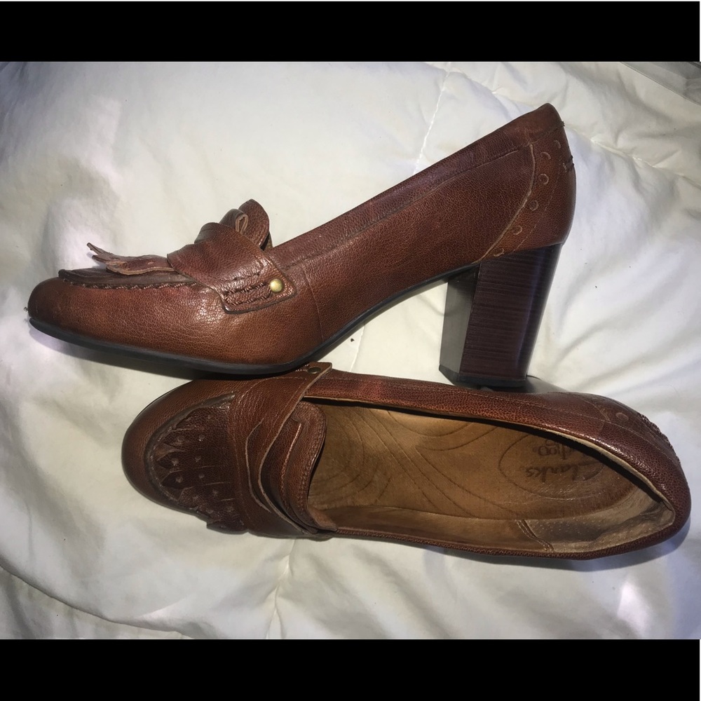 Indigo Clarks Kiltie penny loafer heels sz10